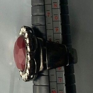 Adjustable Band Ring Red Stone Round Clear Accents Silver Tone Women 8‎